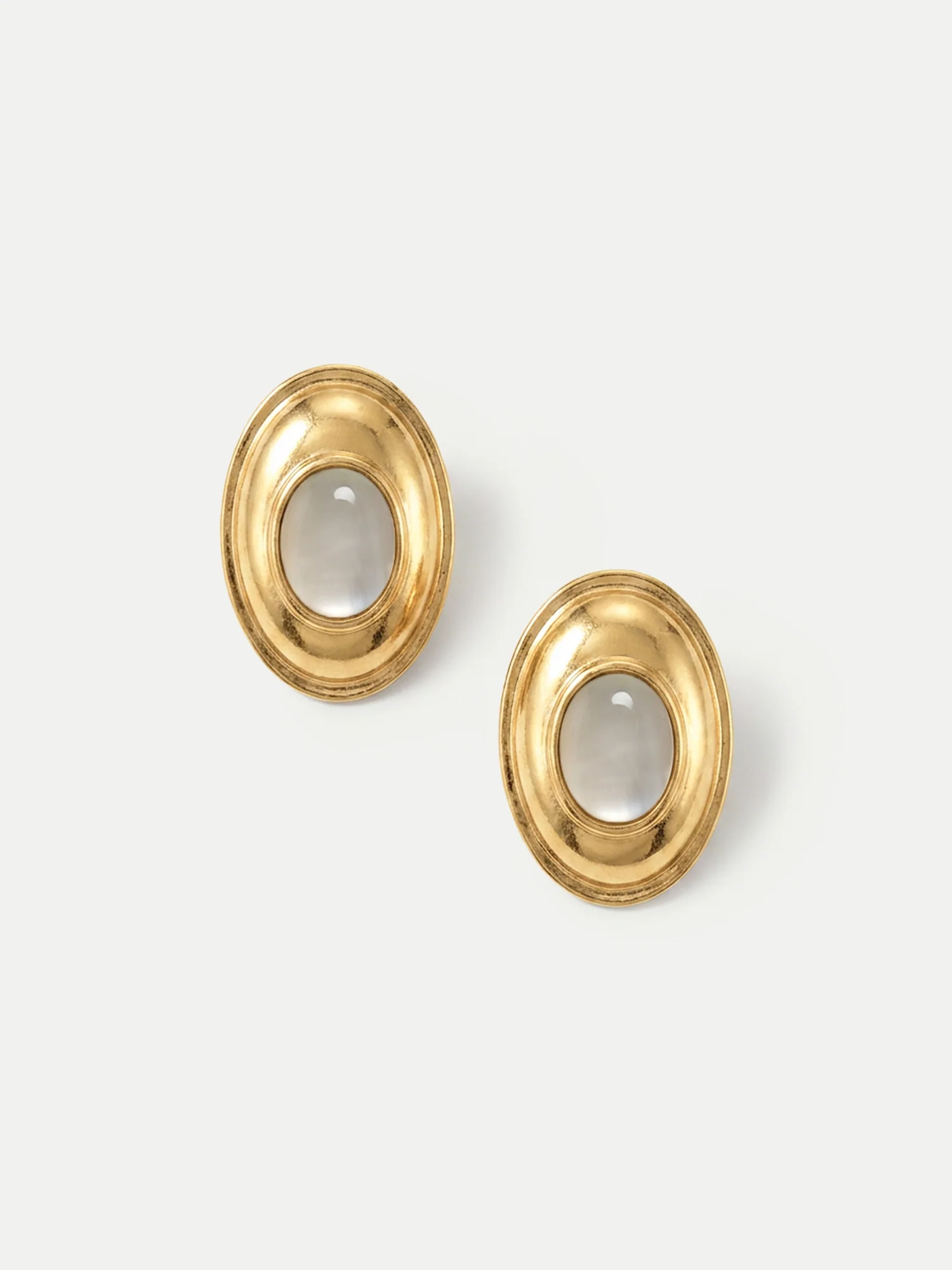 Cat’s Eye Cabochon Earring